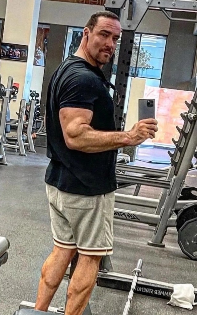 Мистер Вселенная, Александр Невский показал свои фото в канун 53 летия