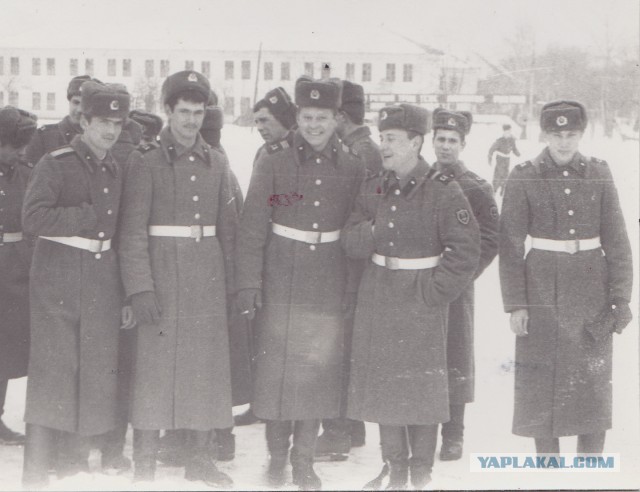 А давайте в честь праздника, выкладывать свои армейские фотки уважаемые яповцы