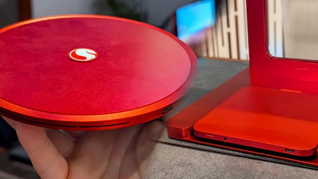 Qualcomm показала сверхтонкий мини-ПК