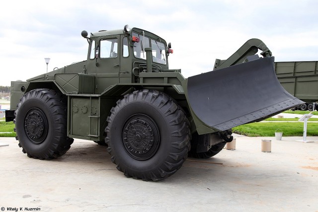 Как на севере достают транспорт из ледового плена