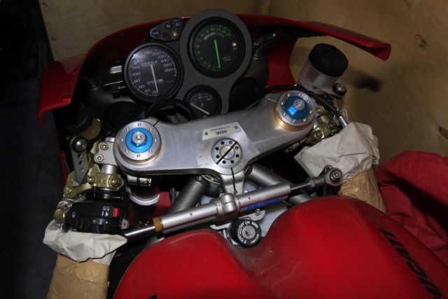 Забытый владельцем: новый Ducati 996R в заводском ящике