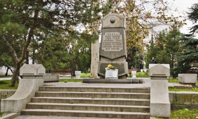 Зеленский призвал граждан в Донбассе, считающих себя русскими, уезжать в Россию