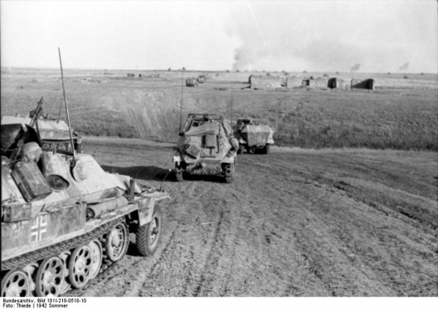 1942 год в 60 фотографиях