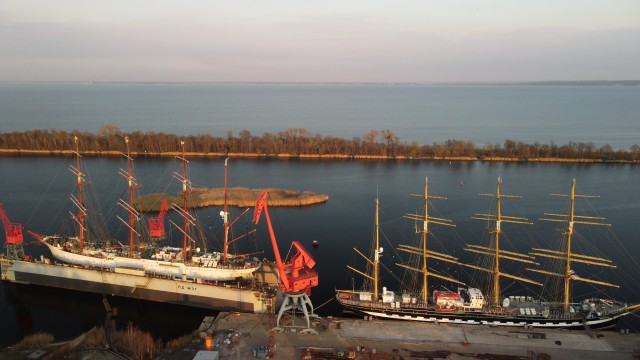 Парусному «Крузенштерну» исполнилось 100 лет. Почему на нём до сих пор учат будущих моряков