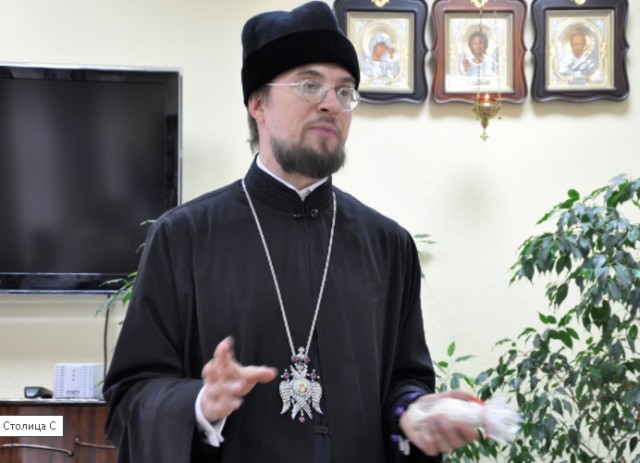 Епископ РПЦ сбежал в Лондон после проведенного у него сотрудниками ФСБ обыска в Петербурге