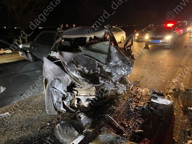 В Дагестане парень хотел показать друзьям крутые гонки, но вылетел на встречку и всех погубил