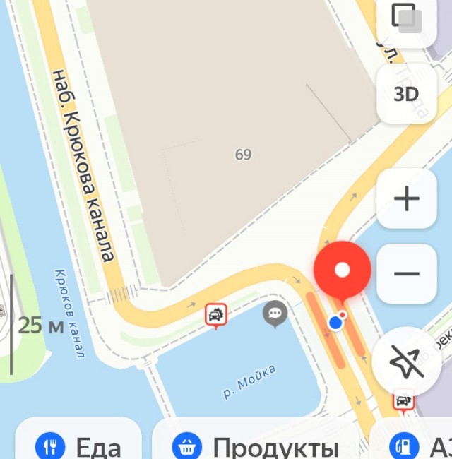 СПБ! Автобус упал в воду после столкновения с каршерингом у Поцелуева Моста