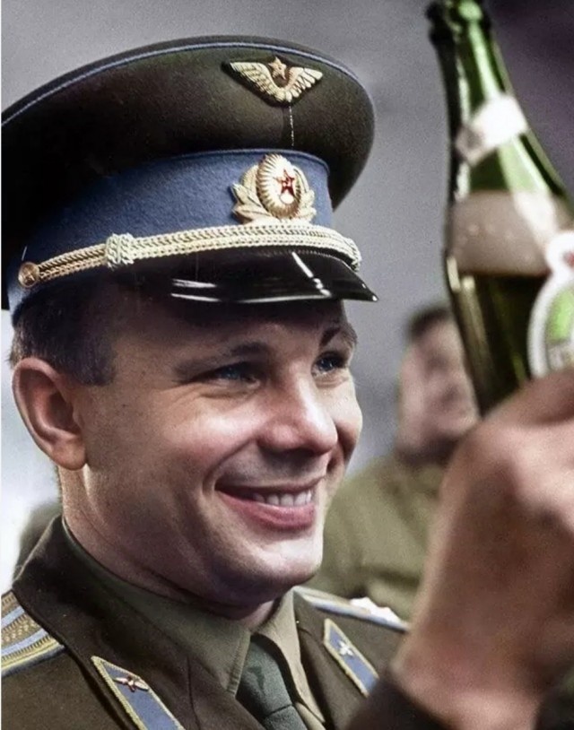 "Дело не в том, что я побывал так высоко, а в том, КТО и ЧТО меня туда подняли". --- Юрий Гагарин