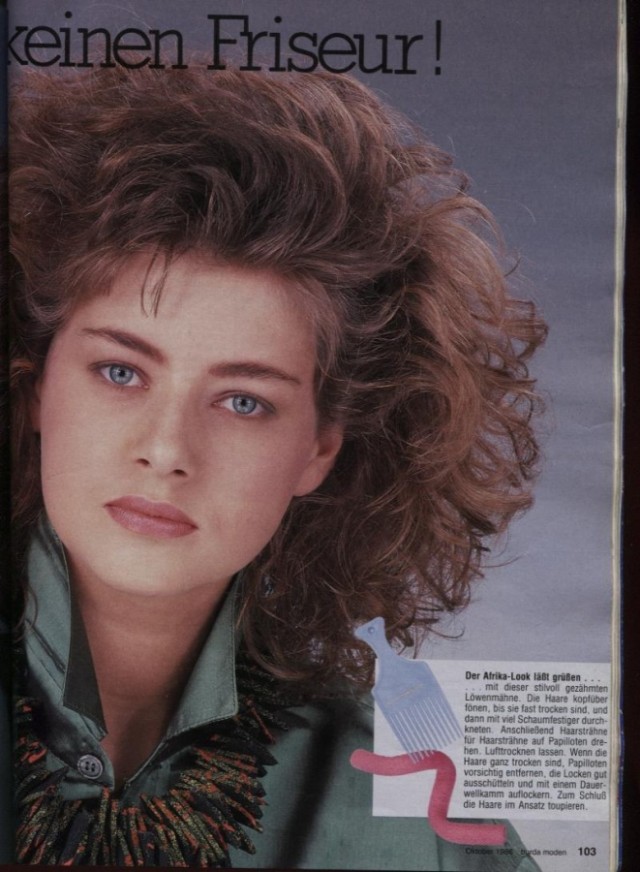 Советские школьницы с модными прическами.