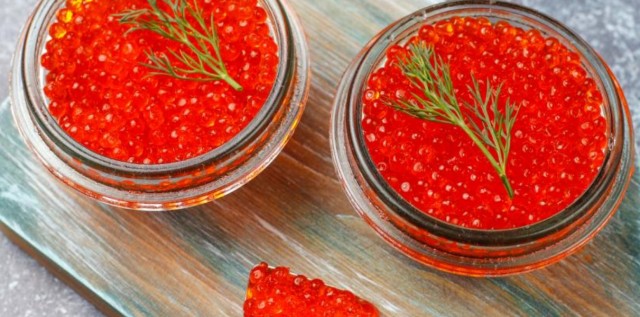 Опасно есть больше двух ложек красной икры в день