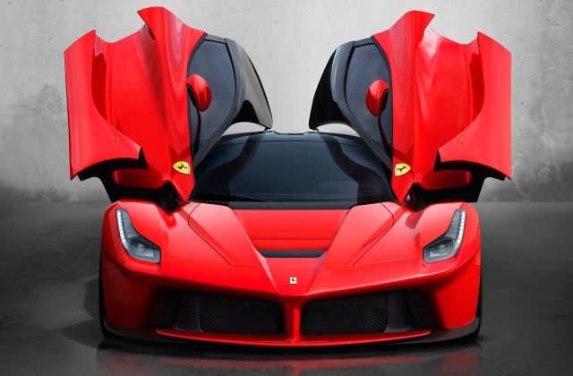 В cети вовсю высмеивают первую электричку от Ferrari — модель Luce