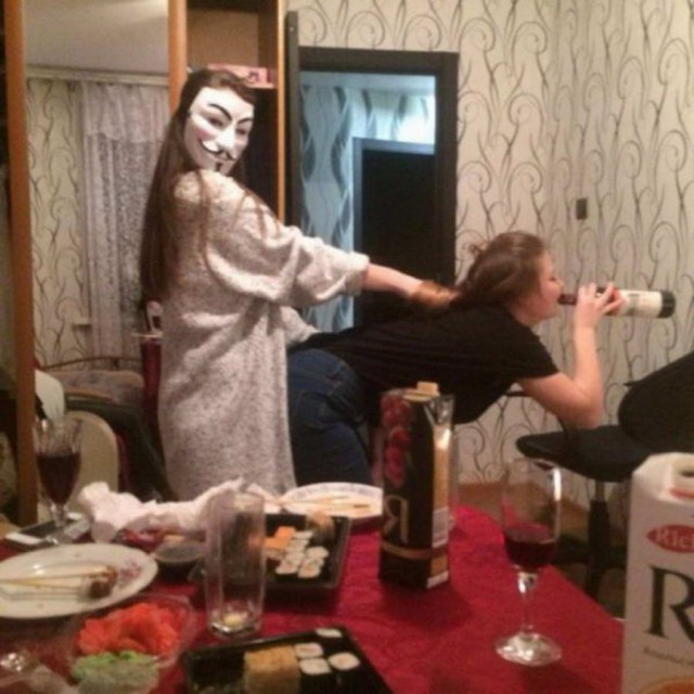 Давай я тебя ещё вот в этой позе сфоткаю