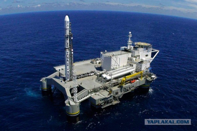 Ускорители Space-X возвращаются на Землю