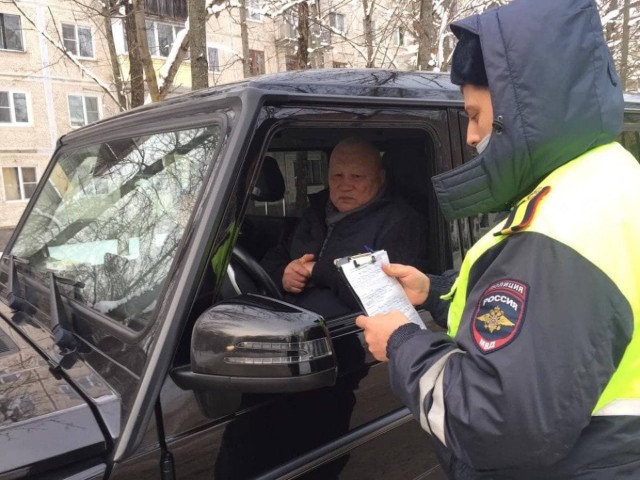 Вчера в Тосно (Ленобласть) инспекторы остановили Gelandewagen с дипломатическими номерами