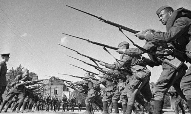 Как была создана легендарная винтовка Мосина, и почему её называют «трёхлинейкой»