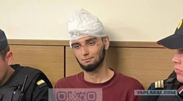 Хроматрона  Кунджумова напавшего в Москве на полицейских с ножом  приговорили к пожизненному