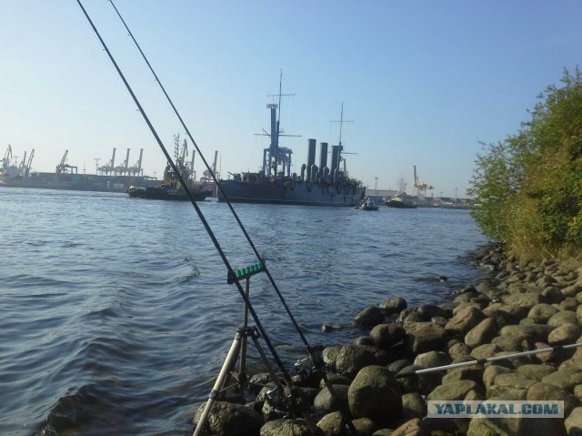 Вывод крейсера "Аврора" на ремонт