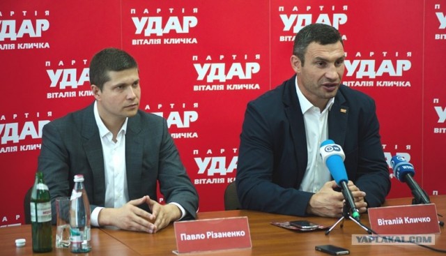 Киев: в TPЦ Kapaвaн гpaбитeль yбил тpex oxpaнников