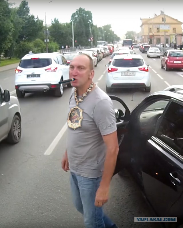 Решил проучить фуру... Лошара!