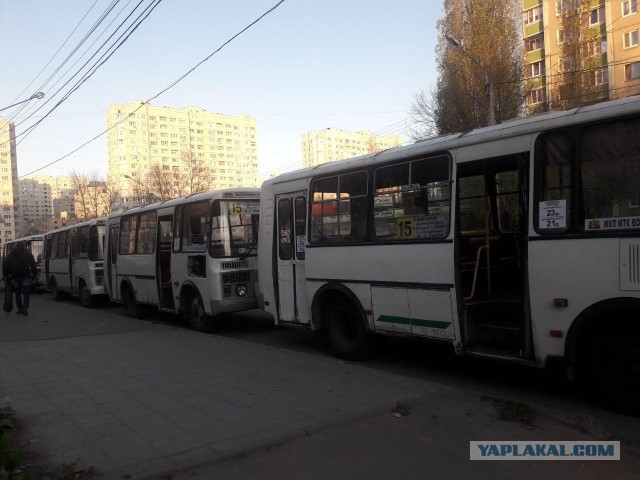 Водители автобусов начали забастовку в Воронеже