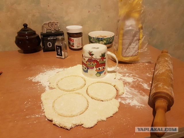 Творожно-сырные колечки с кунжутом
