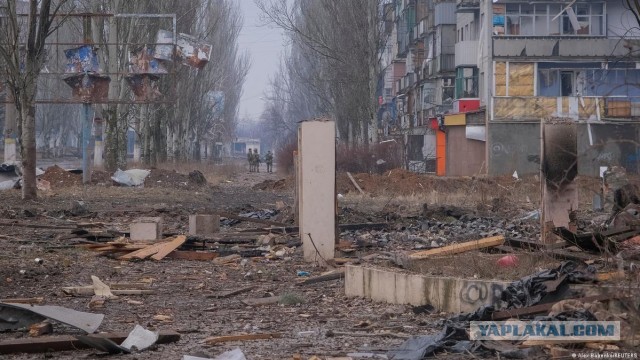 Попытки журналиста убедить граждан эвакуироваться закончились провалом.