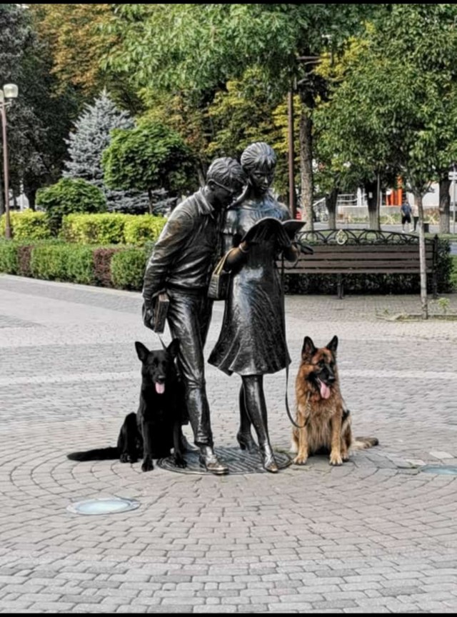 Приколы со скульптурами.