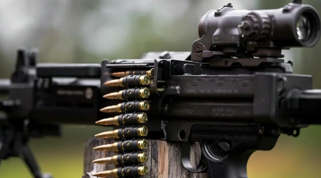 В Индии провели испытания пулемёта с ИИ-модулем управления