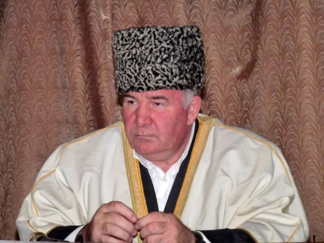 Я Ноджум, мне 10 и я разведена
