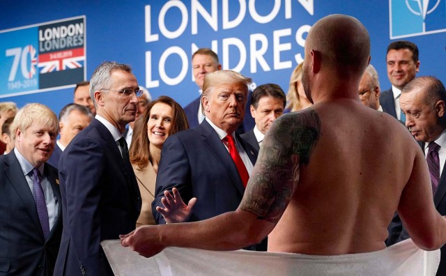 Фотожаба: Эксгибиционист