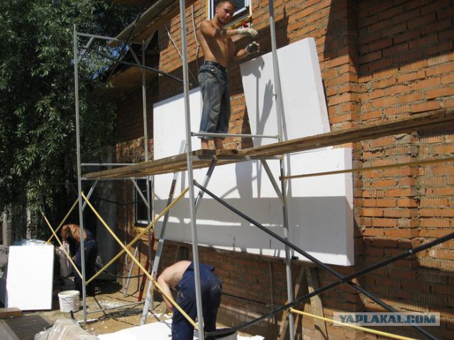 Как правильно утеплить свой дом и при этом облицевать его искусственным камнем