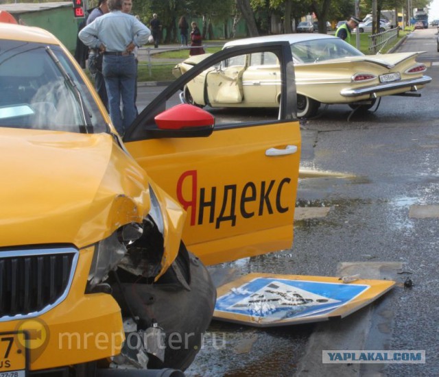 Chevy Impala 67 года безопасная машина! Проверено в ДТП... Но раритет жаль!