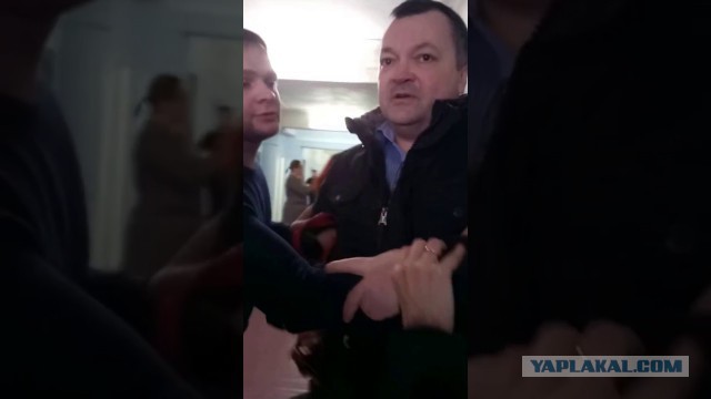 "Дорогие моральные уроды!" Школьнику из Екатеринбурга запретили обедать за одним столом с классом