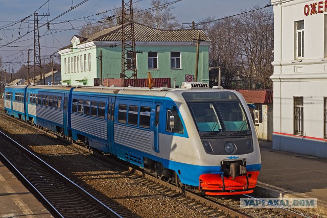 Первый пассажирский поезд на Крымском мосту