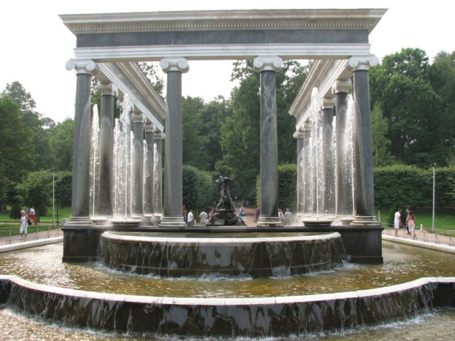 Парки и фонтаны Петергофа