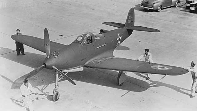 Р-39 Аэрокбра. Американская любимица сталинских соколов. История создания и основные модификации.
