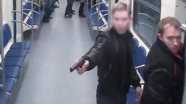 Мужчина напал с ножом на пассажира столичного метро