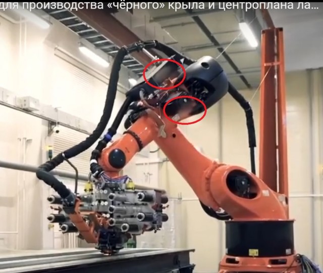 Робот-укладчик композитного волокна для производства «чёрного» крыла и центроплана МС-21