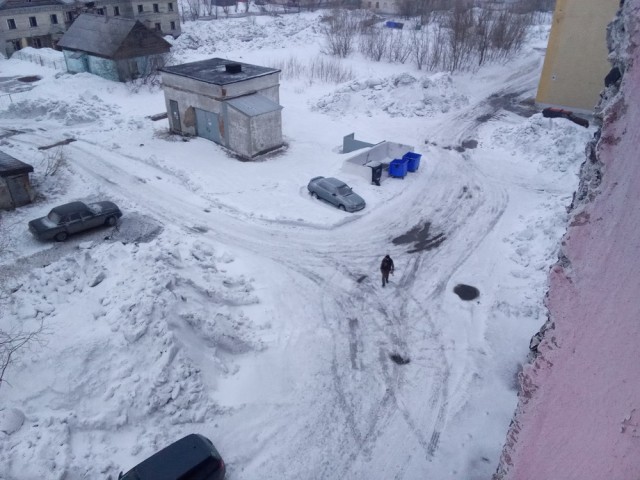 Заход луны над Мурманском