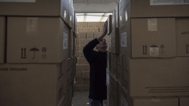 Товары без маркировки отдадут на гумпомощь