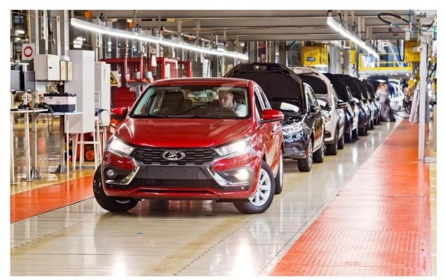 АвтоВАЗ установит на Lada проекционные дисплеи