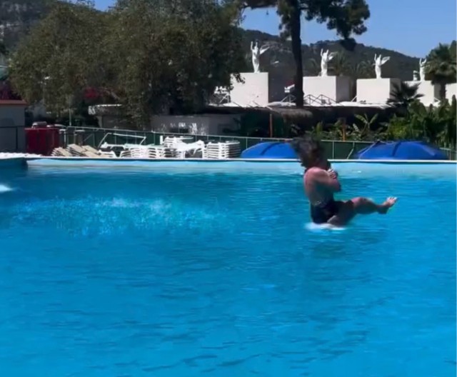 Смачно приземлилась