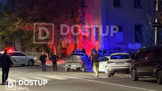 Вооружённый автоматом и гранатами мужчина устроил стрельбу в центре Кировограда на Украине