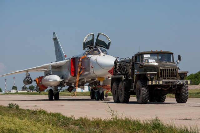 Липецкая авиабаза. Су-25 и Су-24