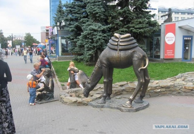 Необычные памятники