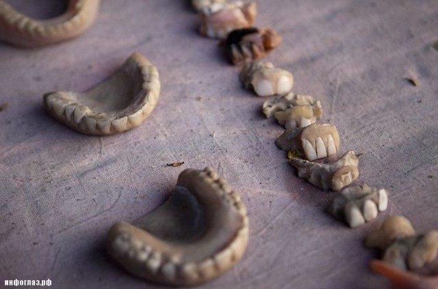 Уличные стоматологи Индии