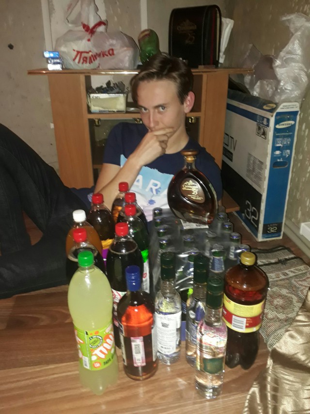 Алкотур в картинках из соцсетей.