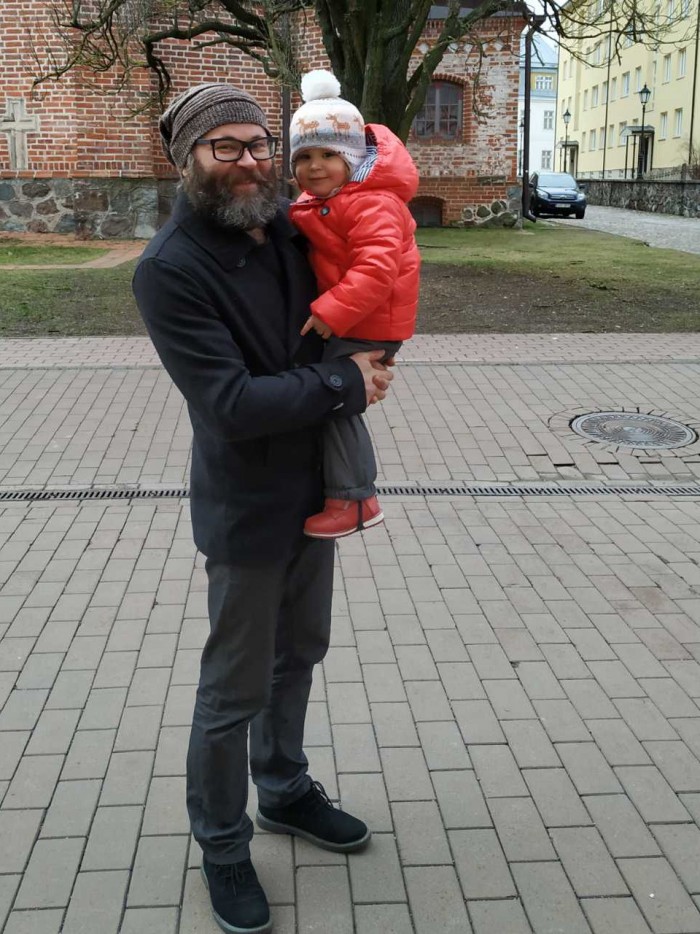 Большие папы и маленькие дети
