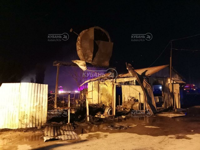В станице Васюринской сгорела газовая заправка