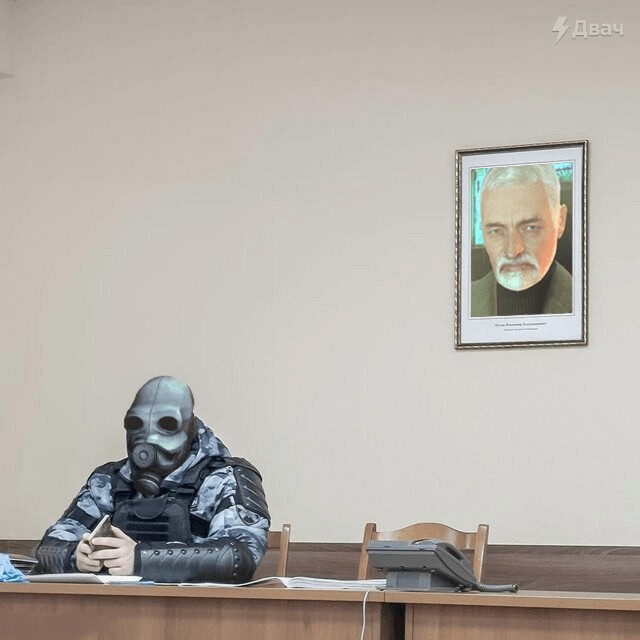 Фотограф Дмитрий Марков продал за 2 млн рублей снимок, ставший символом преследования Алексея Навального